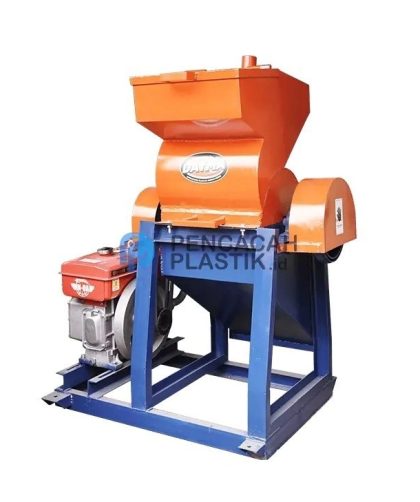 pengoperasian mesin pencacah plastik