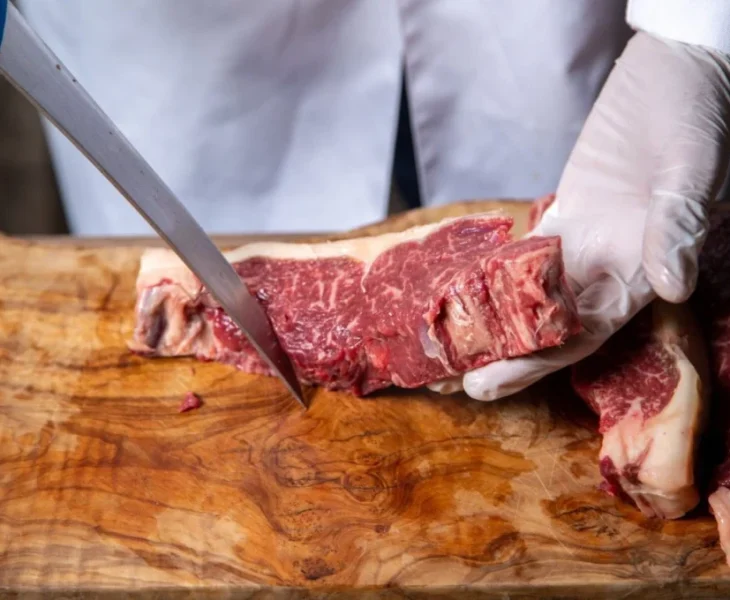 cara memotong tulang sapi kurban cepat